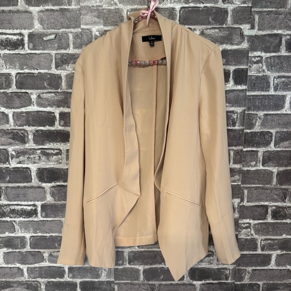 Lulu’s Miss Punctuality Lightweight Blazer Taupe tan - Picture 3 of 10